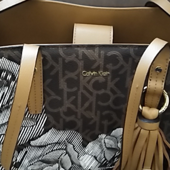 Purse - Picture 2 of 5